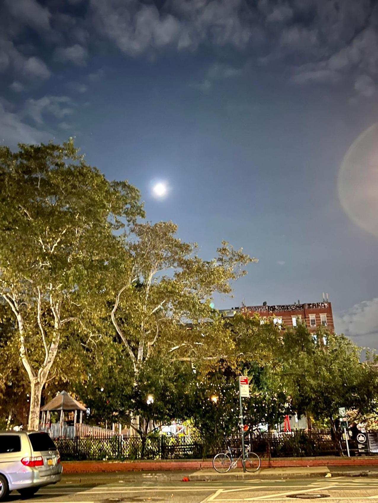 Moon Lotus Abode * Nova York